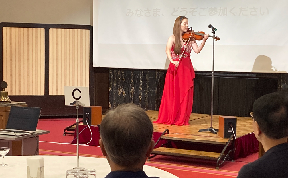 ファミリーデー、４年ぶり開催 ヴァイオリン演奏楽しむ